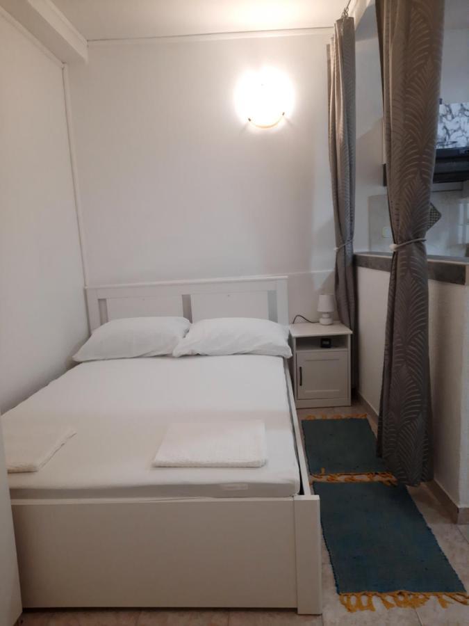 Apartmani Ana-Lora Lopar Esterno foto