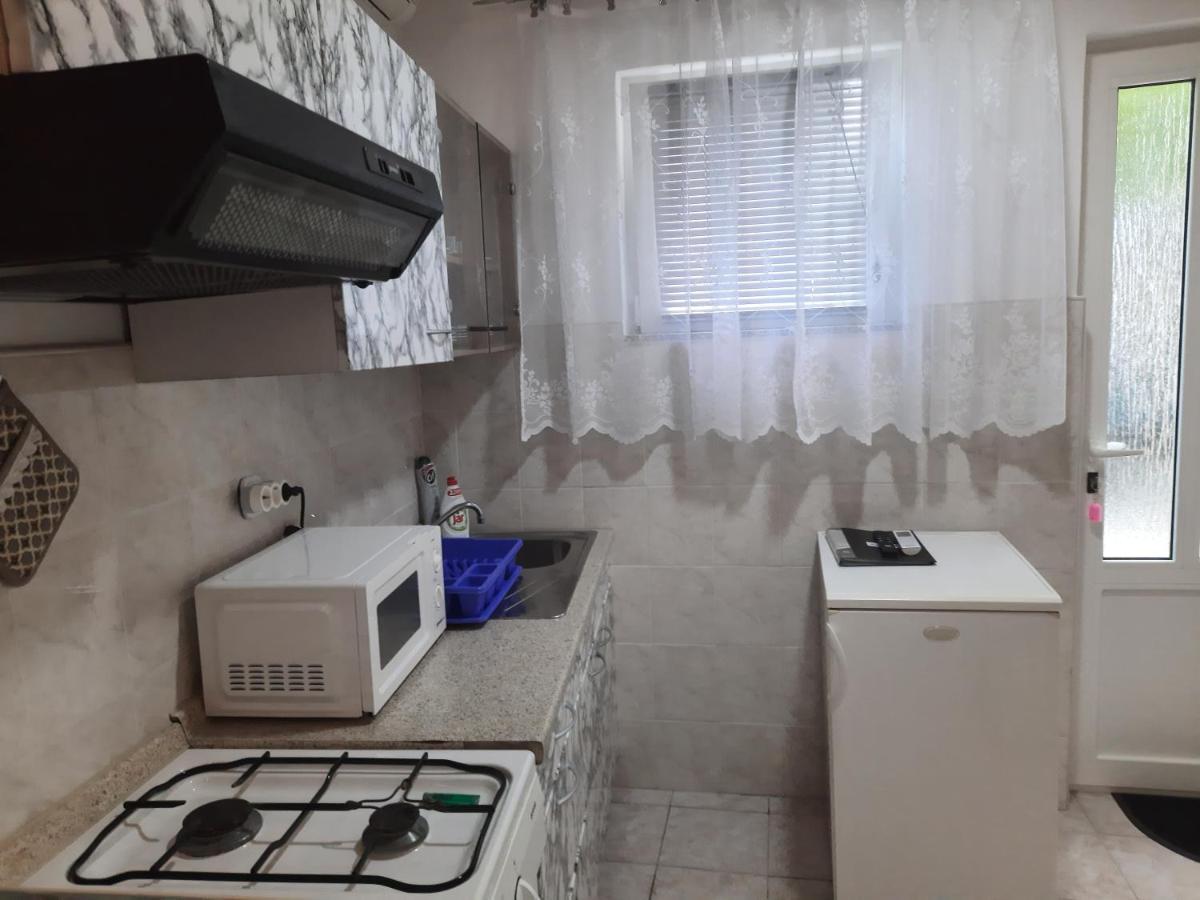 Apartmani Ana-Lora Lopar Esterno foto