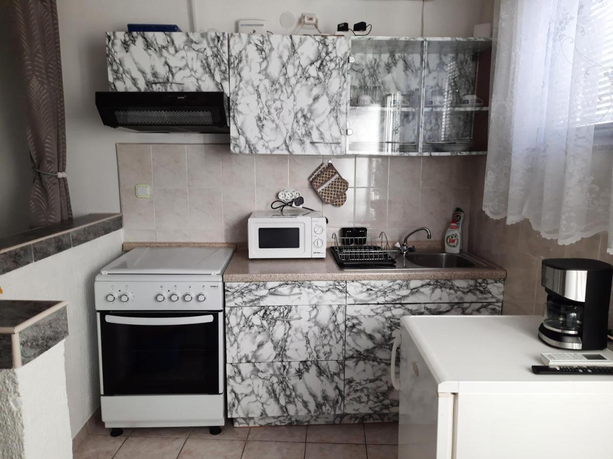 Apartmani Ana-Lora Lopar Esterno foto